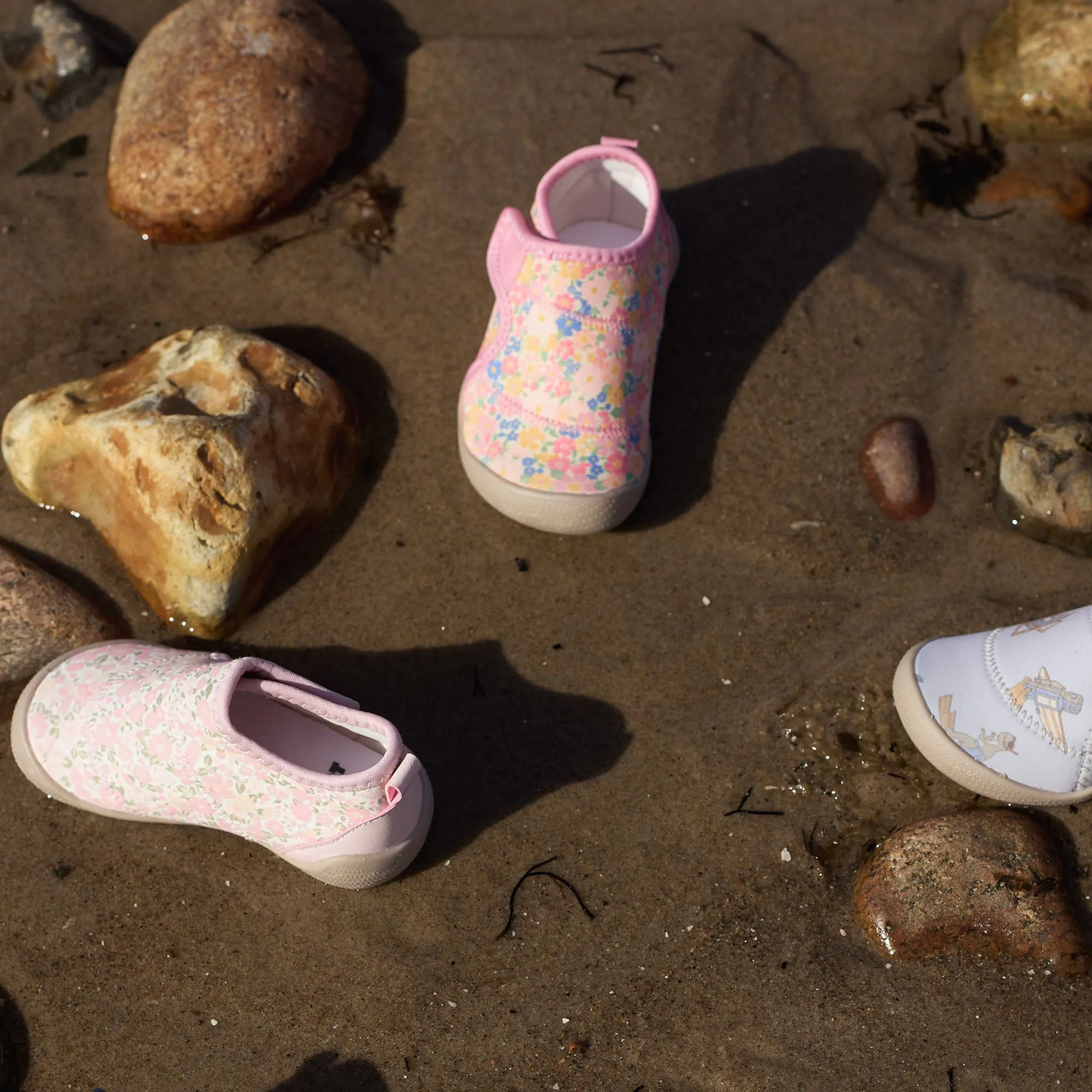 Beach Shoe Shawn - ivory flower meadow