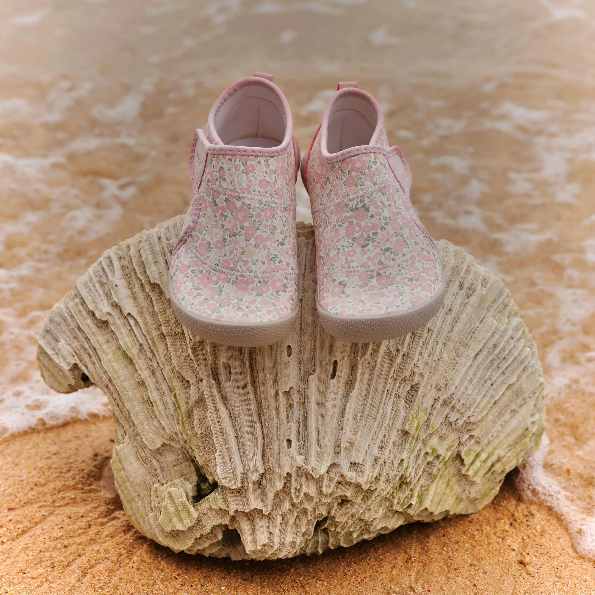 Beach Shoe Shawn - ivory flower meadow