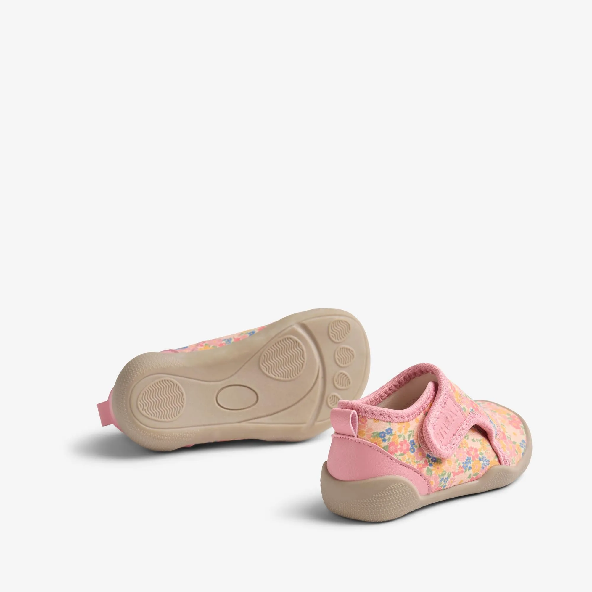 Beach Shoe Shawn - multi flowers
