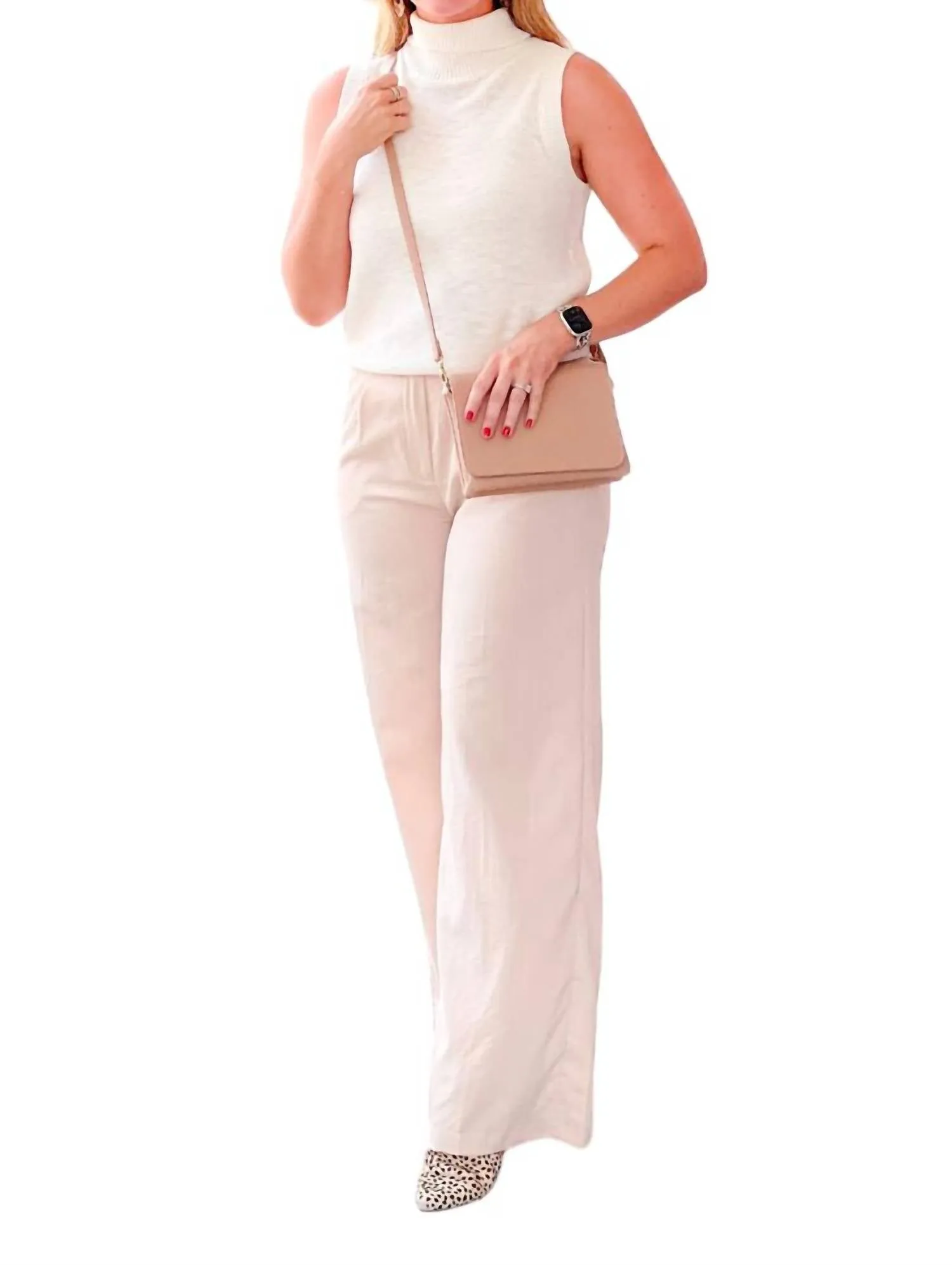 Debi Pant In Natural