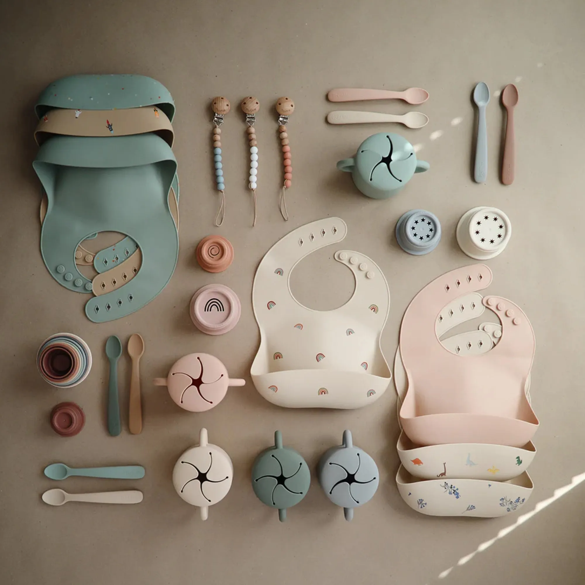 MUSHIE Silicone Baby Bib - Blush
