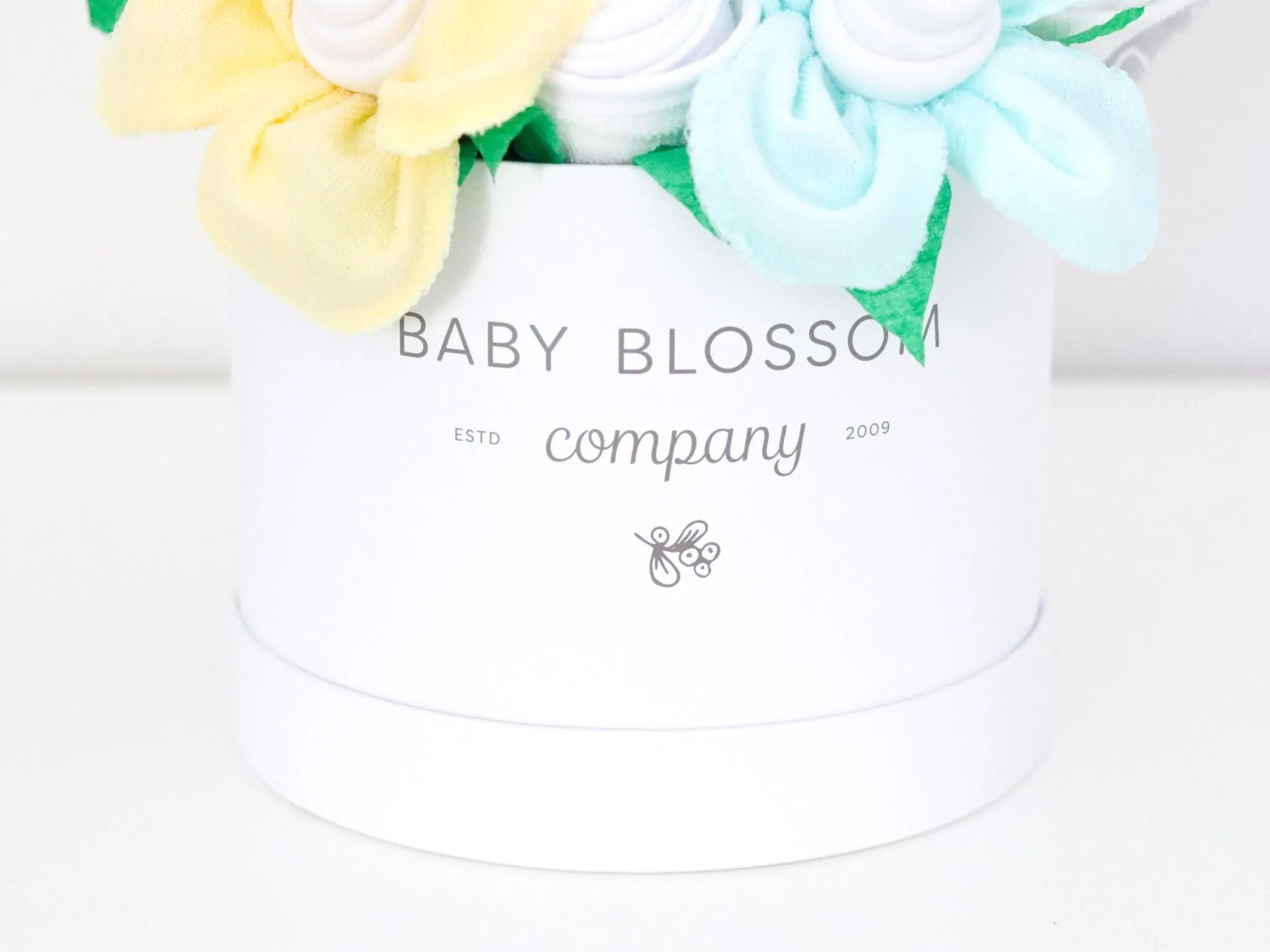 Neutral Hatbox Bouquet - Deluxe Babykids_Baby-Blossom-Company