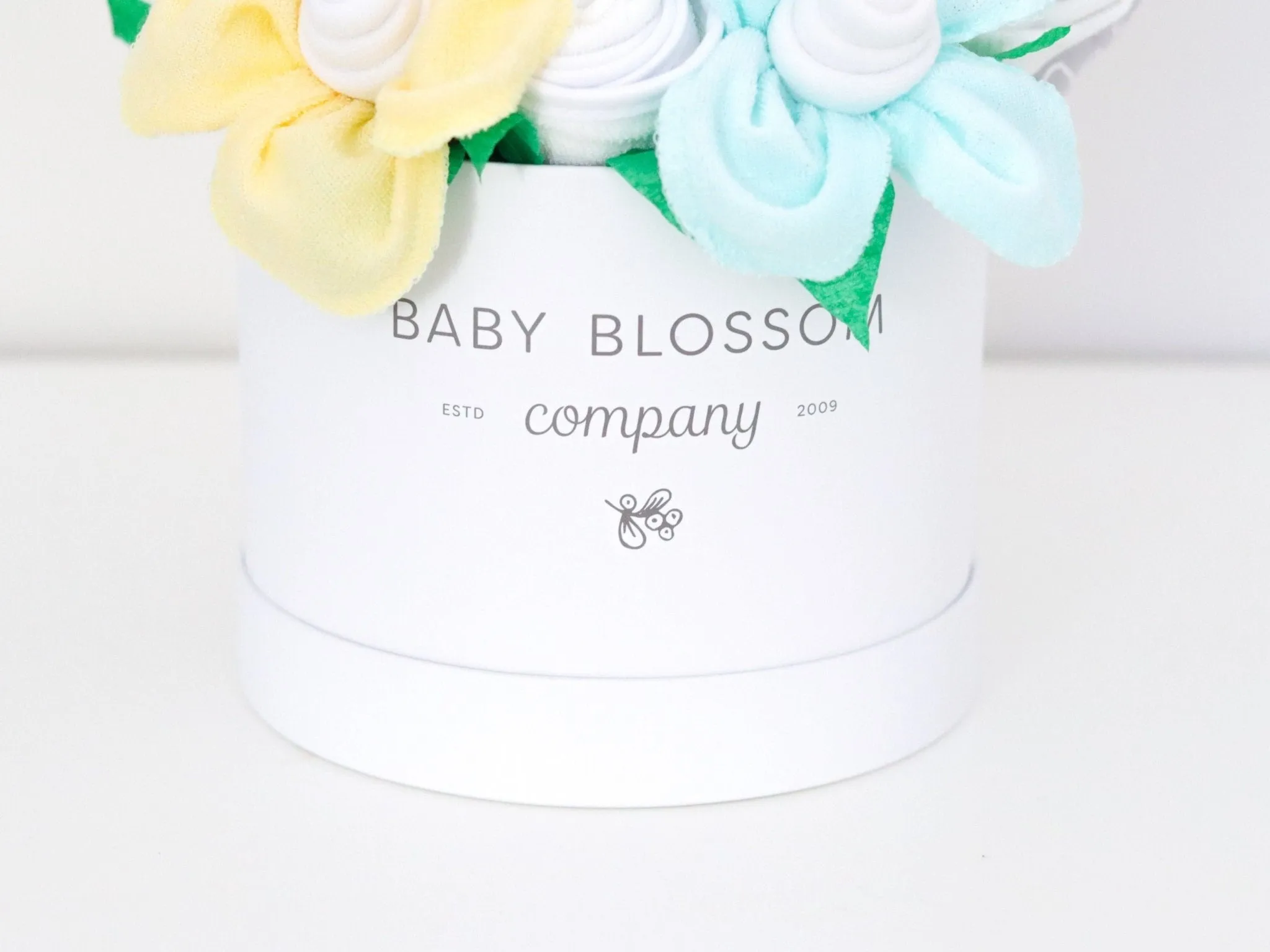 Neutral Hatbox Bouquet - Deluxe Babykids_Baby-Blossom-Company