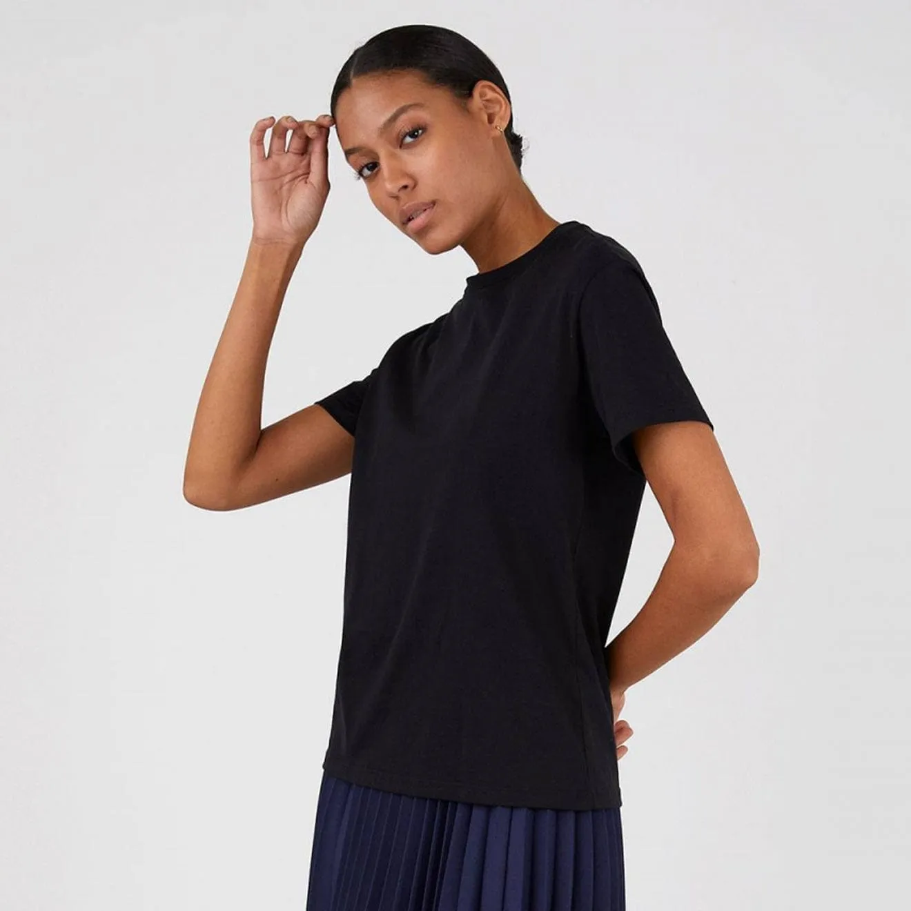 Sunspel Womens Boy Fit Crew Neck T-Shirt Black Sunspel Clothing