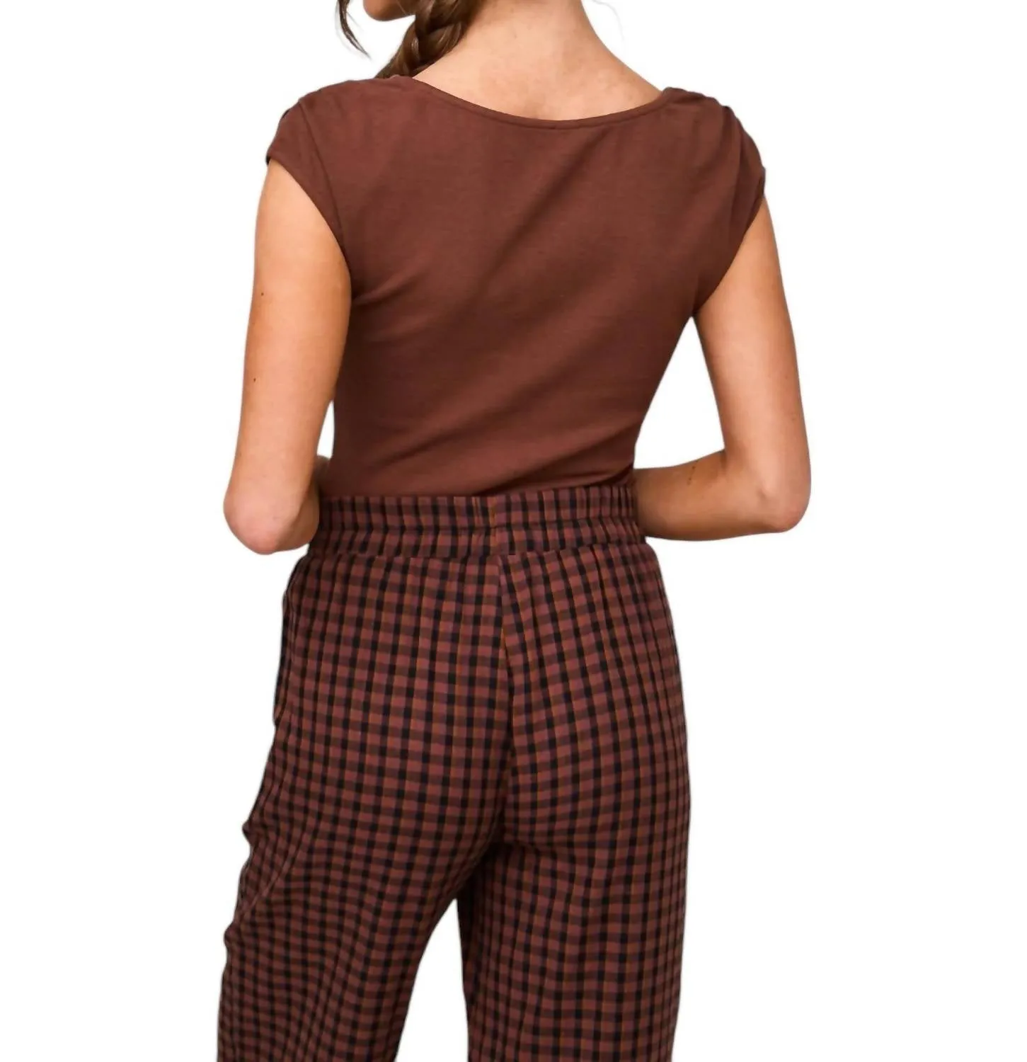 Sweatheart Neck Shirred Shoulder Bodysuit In Chocolate